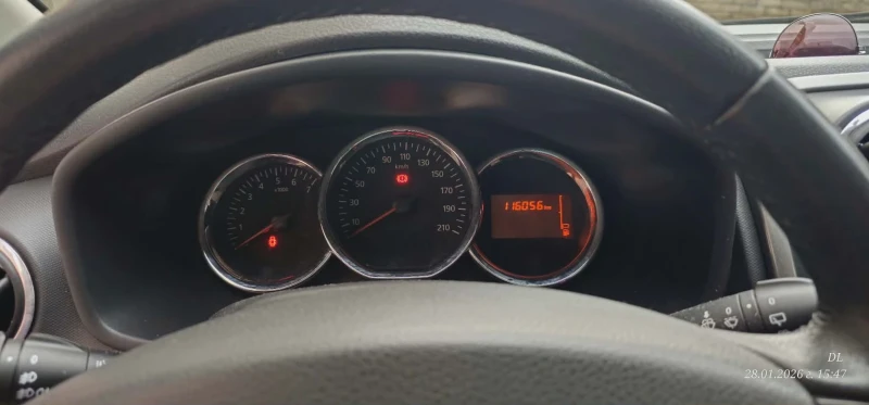 Dacia Sandero Stepway, снимка 12 - Автомобили и джипове - 52540834