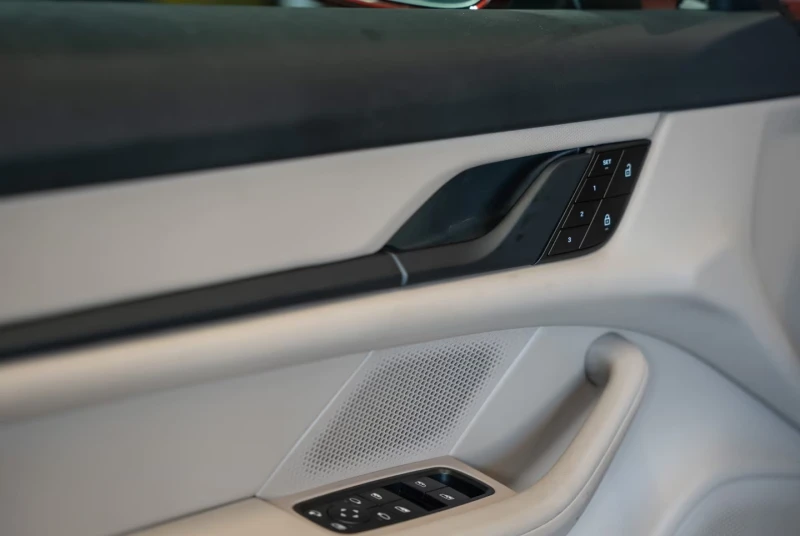 Porsche Taycan SPORT-TURISMO/476HP/PANO/360/HUD/SPORT/841v, снимка 16 - Автомобили и джипове - 52736934