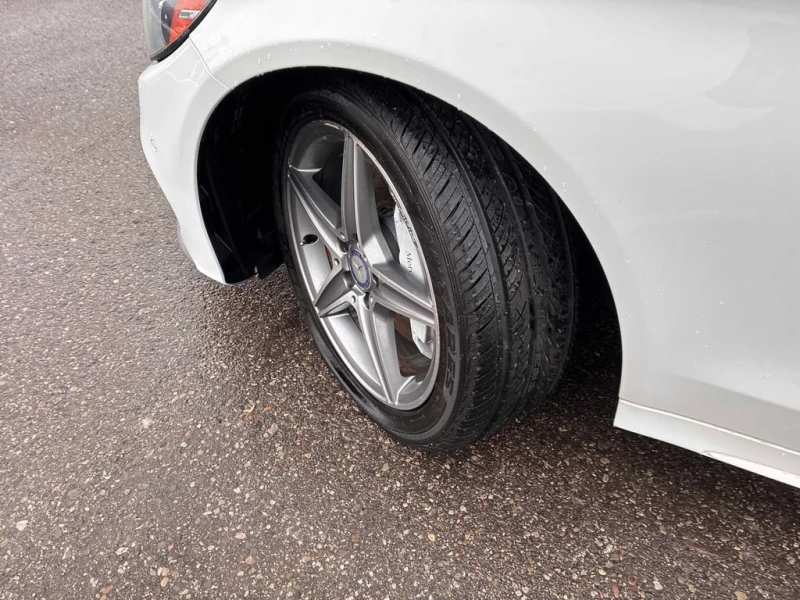 Mercedes-Benz C 300 2017 * CARFAX * БЕЗ ПЪРВОНАЧАЛНА ВНОСКА, снимка 6 - Автомобили и джипове - 53059093
