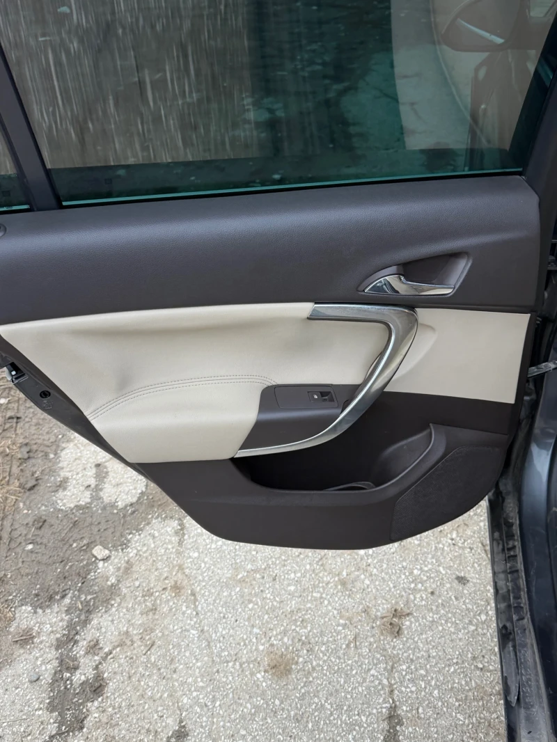 Opel Insignia 2.0, снимка 13 - Автомобили и джипове - 53262966