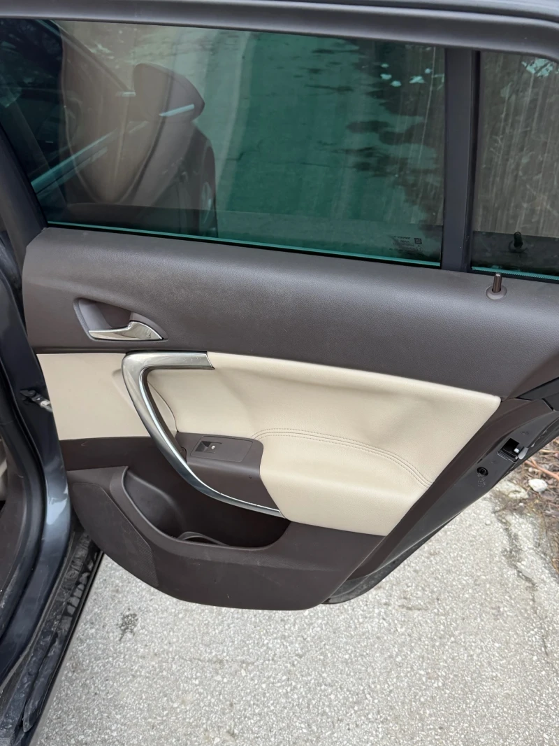 Opel Insignia 2.0, снимка 11 - Автомобили и джипове - 53262966