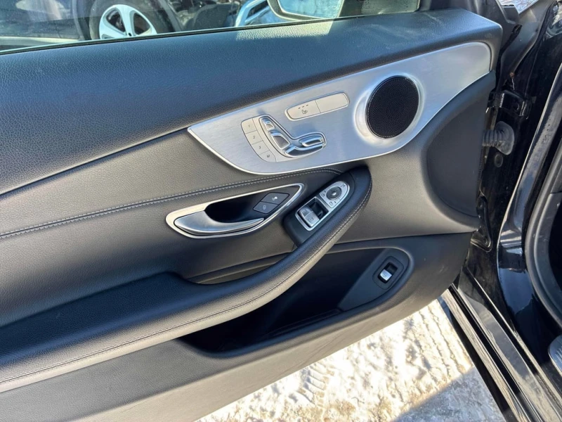 Mercedes-Benz C 300 * CARFAX * БЕЗ ПЪРВОНАЧАЛНА ВНОСКА, снимка 11 - Автомобили и джипове - 53281462