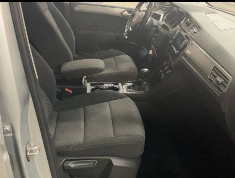 VW Touran 2.0TDI/ ОЧАКВАН ВНОС /, снимка 9 - Автомобили и джипове - 53324879