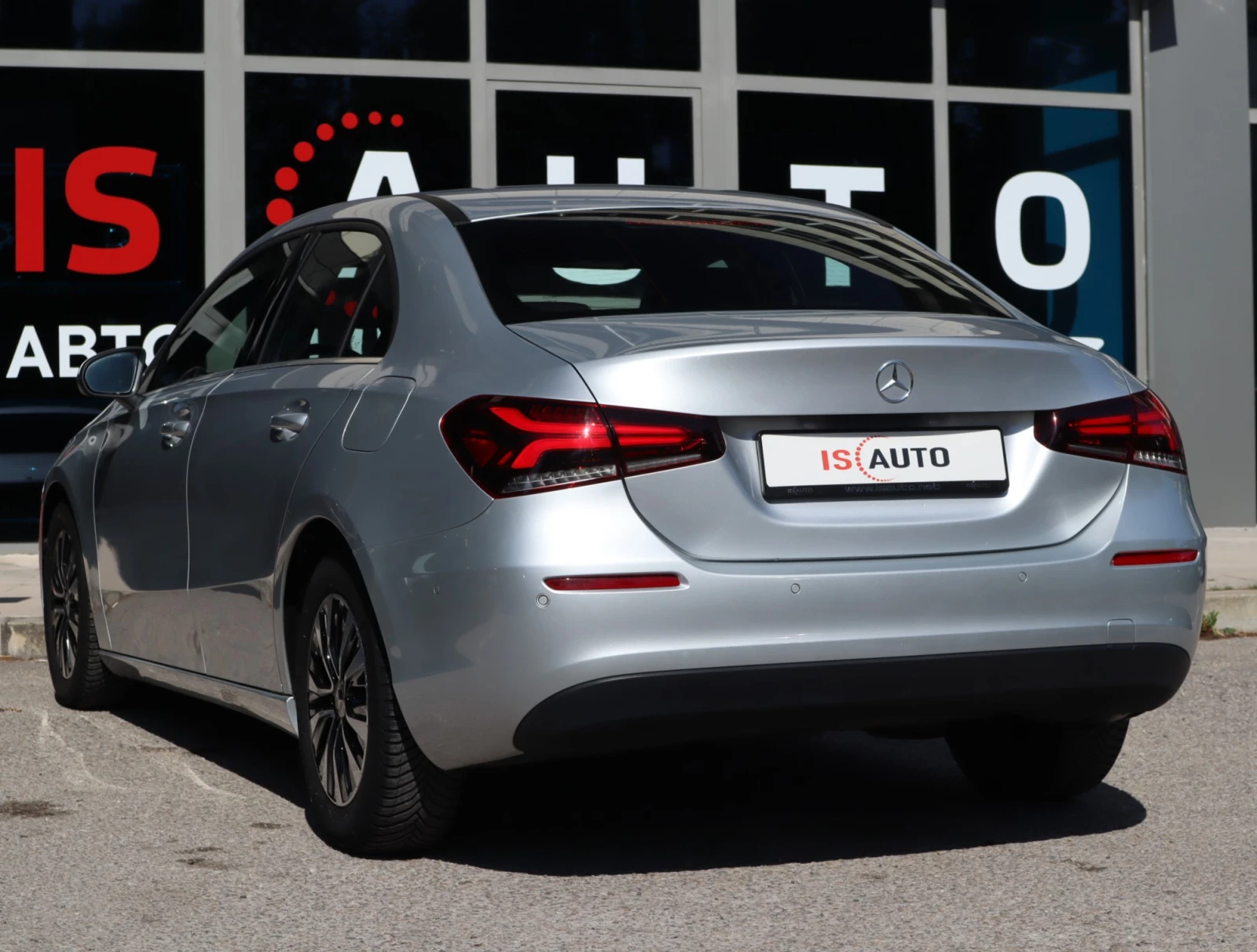 Mercedes-Benz A 180 d/Седан/Virtual/Подгрев/Dynamic Select/MBUX, снимка 4 - Автомобили и джипове - 51015572