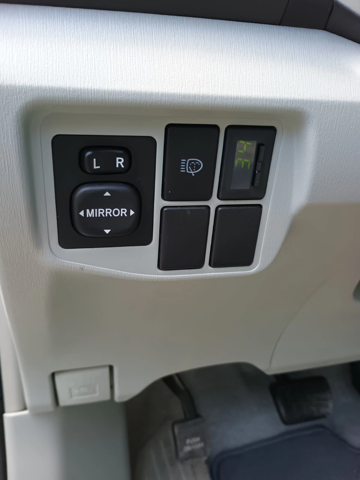 Toyota Prius 3 - изображение 6