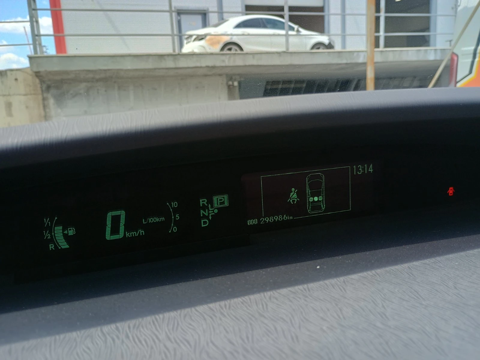 Toyota Prius 3 - изображение 7