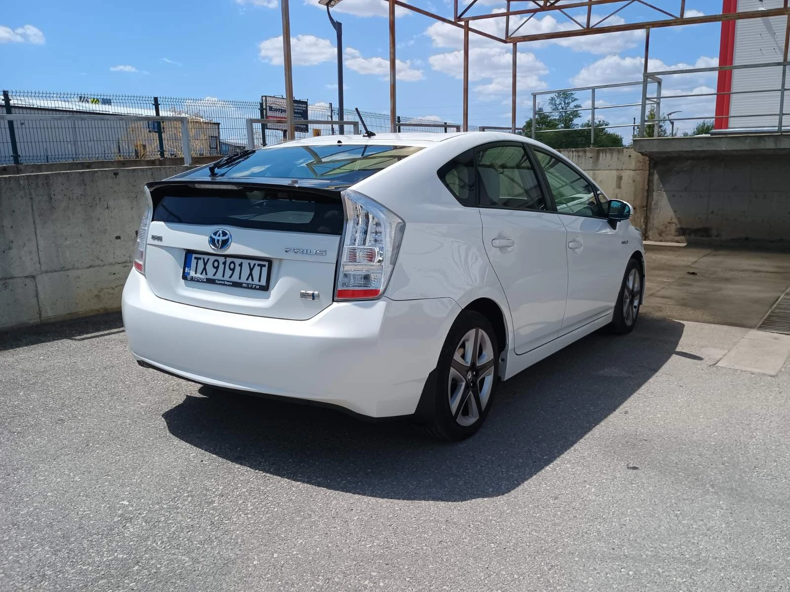Toyota Prius 3 - изображение 5