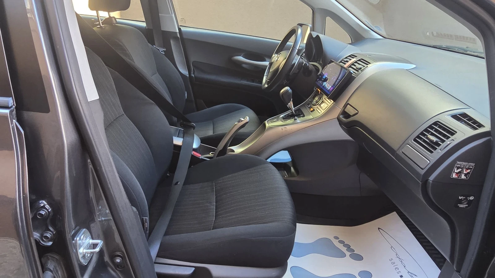 Toyota Auris 75 хил KM/Автоматик/Navi - изображение 10