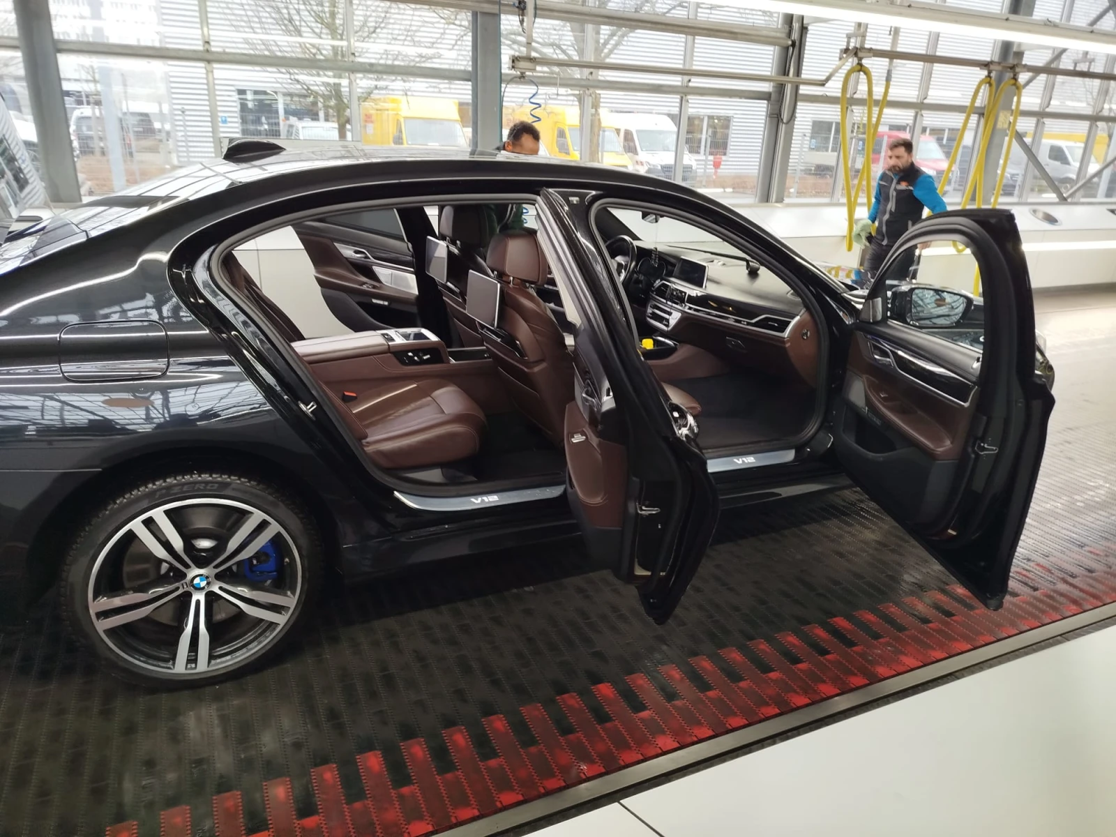 BMW 760 iL 680PS! - изображение 6