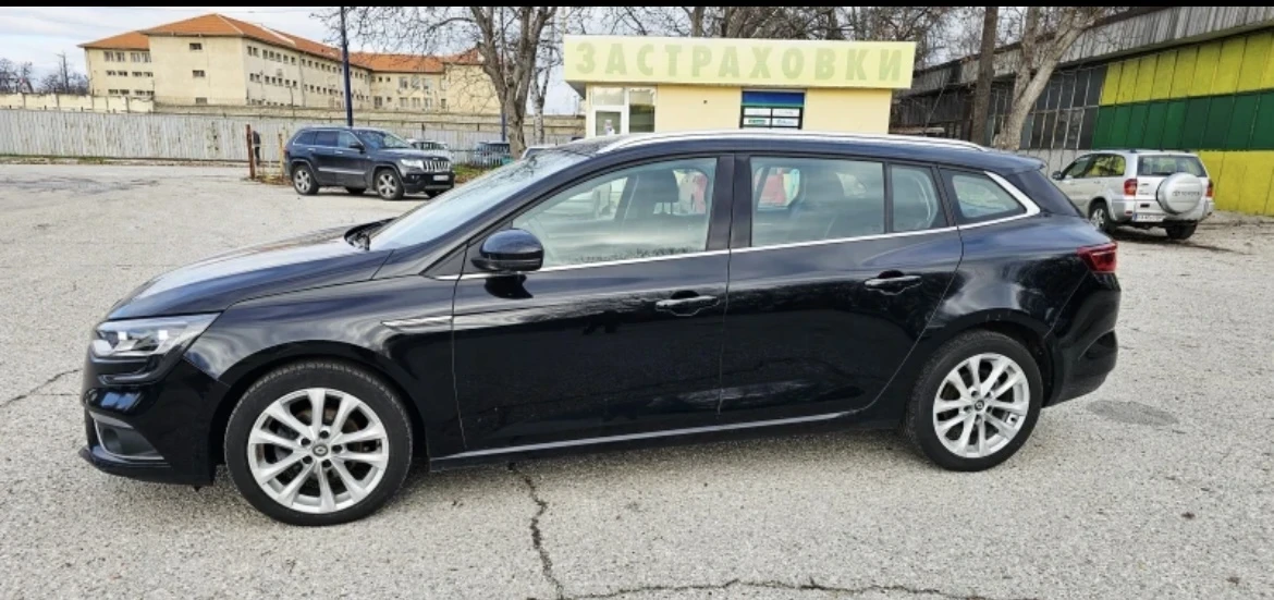 Renault Laguna 1.5, снимка 7 - Автомобили и джипове - 53774174