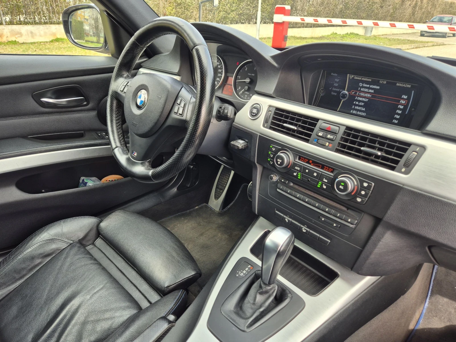 BMW 330  X-Drive LCI EDITION, снимка 15 - Автомобили и джипове - 53861336