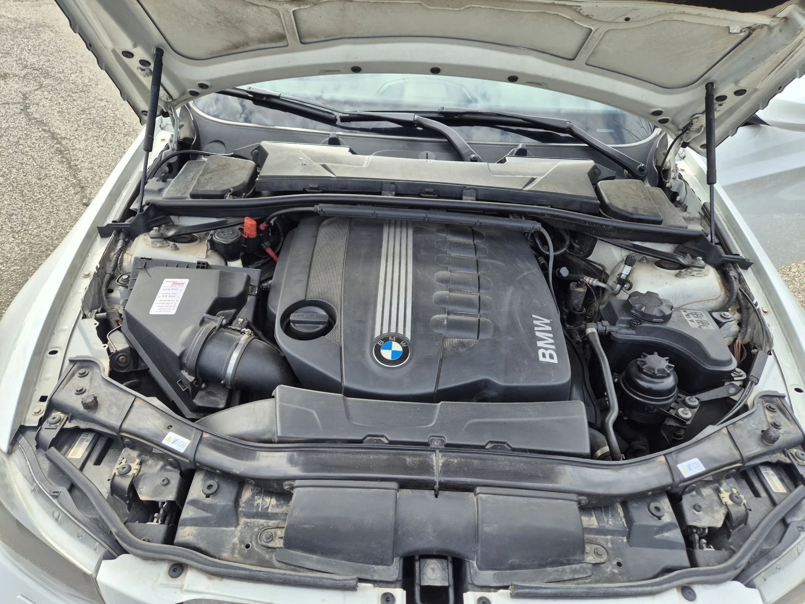 BMW 330  X-Drive LCI EDITION, снимка 8 - Автомобили и джипове - 53861336