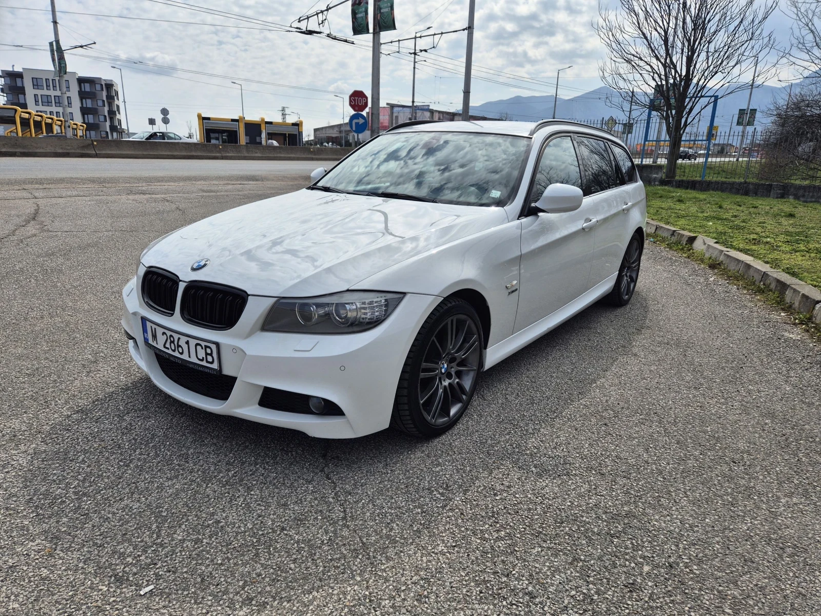 BMW 330  X-Drive LCI EDITION, снимка 5 - Автомобили и джипове - 53861336