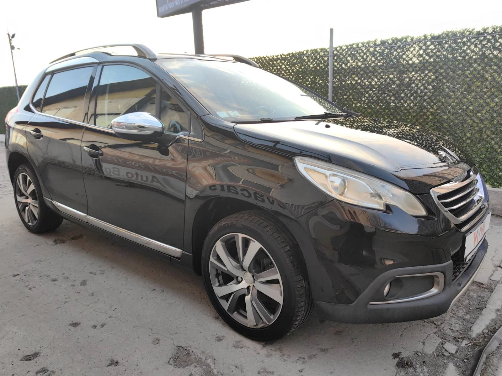 Peugeot 2008 1.6i-120к.с Feline Titane, снимка 5 - Автомобили и джипове - 53908409