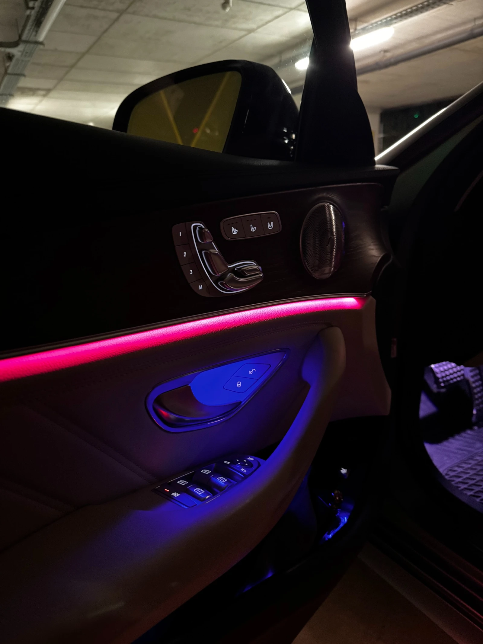 Mercedes-Benz E 43 AMG Designo, снимка 11 - Автомобили и джипове - 54257015