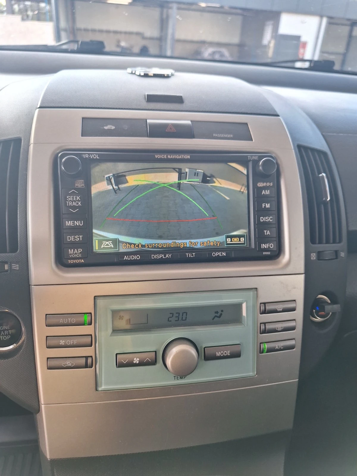 Toyota Corolla verso 2.2 D4D, снимка 14 - Автомобили и джипове - 54974430