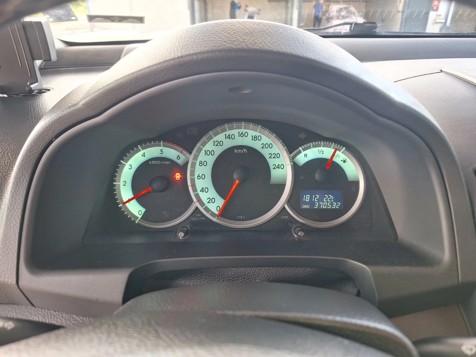 Toyota Corolla verso 2.2 D4D, снимка 11 - Автомобили и джипове - 54974430