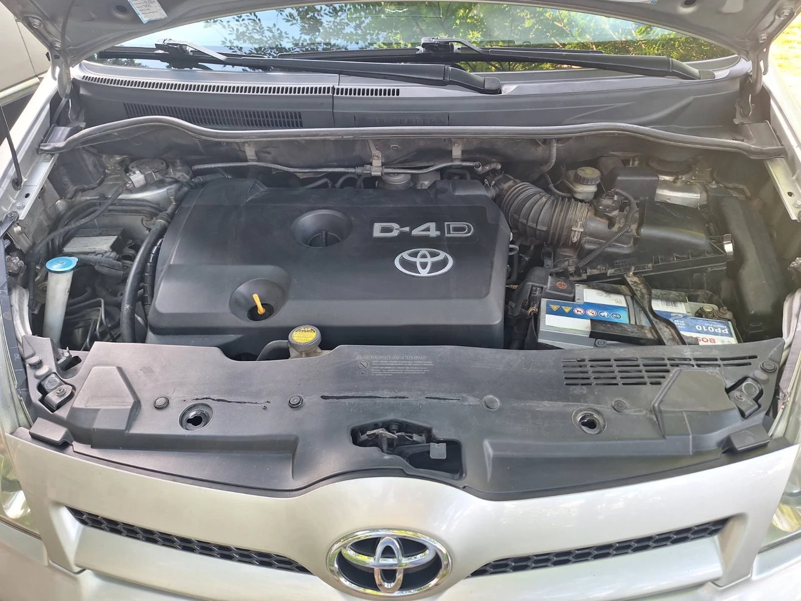 Toyota Corolla verso 2.2 D4D, снимка 10 - Автомобили и джипове - 54974430