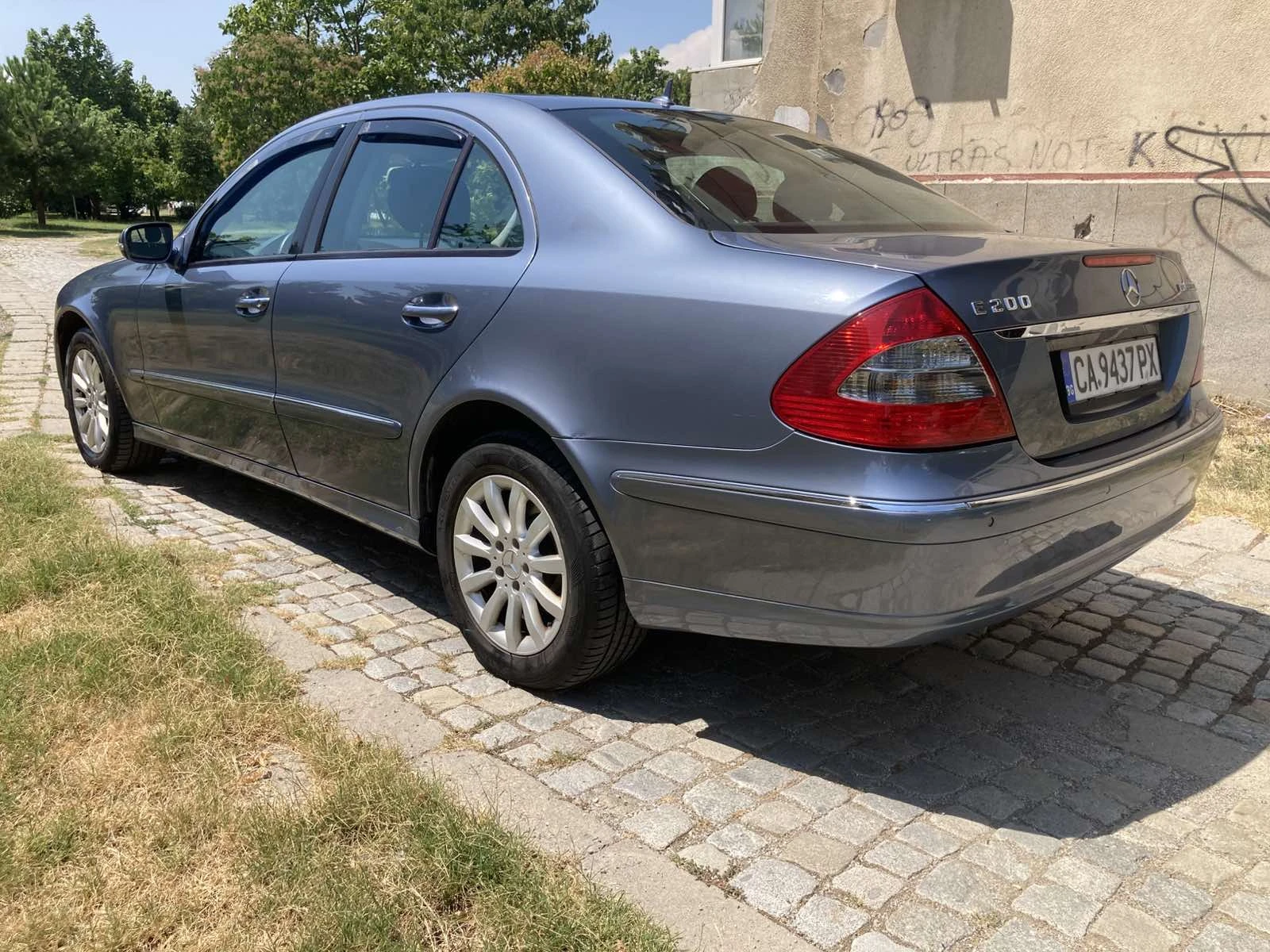 Mercedes-Benz E 200 Kompressor Фейслифт Автоматик, снимка 3 - Автомобили и джипове - 56048756