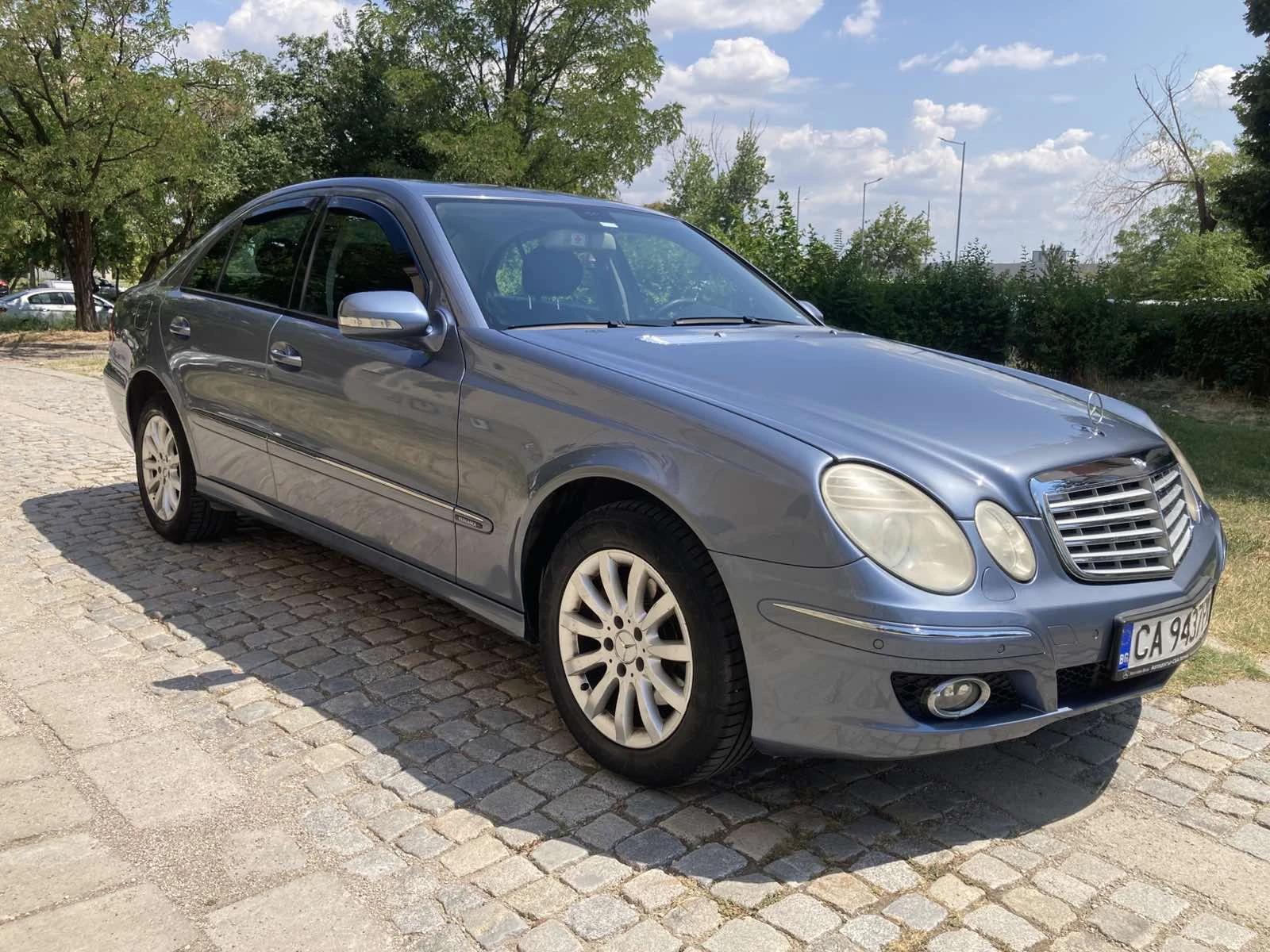 Mercedes-Benz E 200 Kompressor Фейслифт Автоматик, снимка 6 - Автомобили и джипове - 56048756