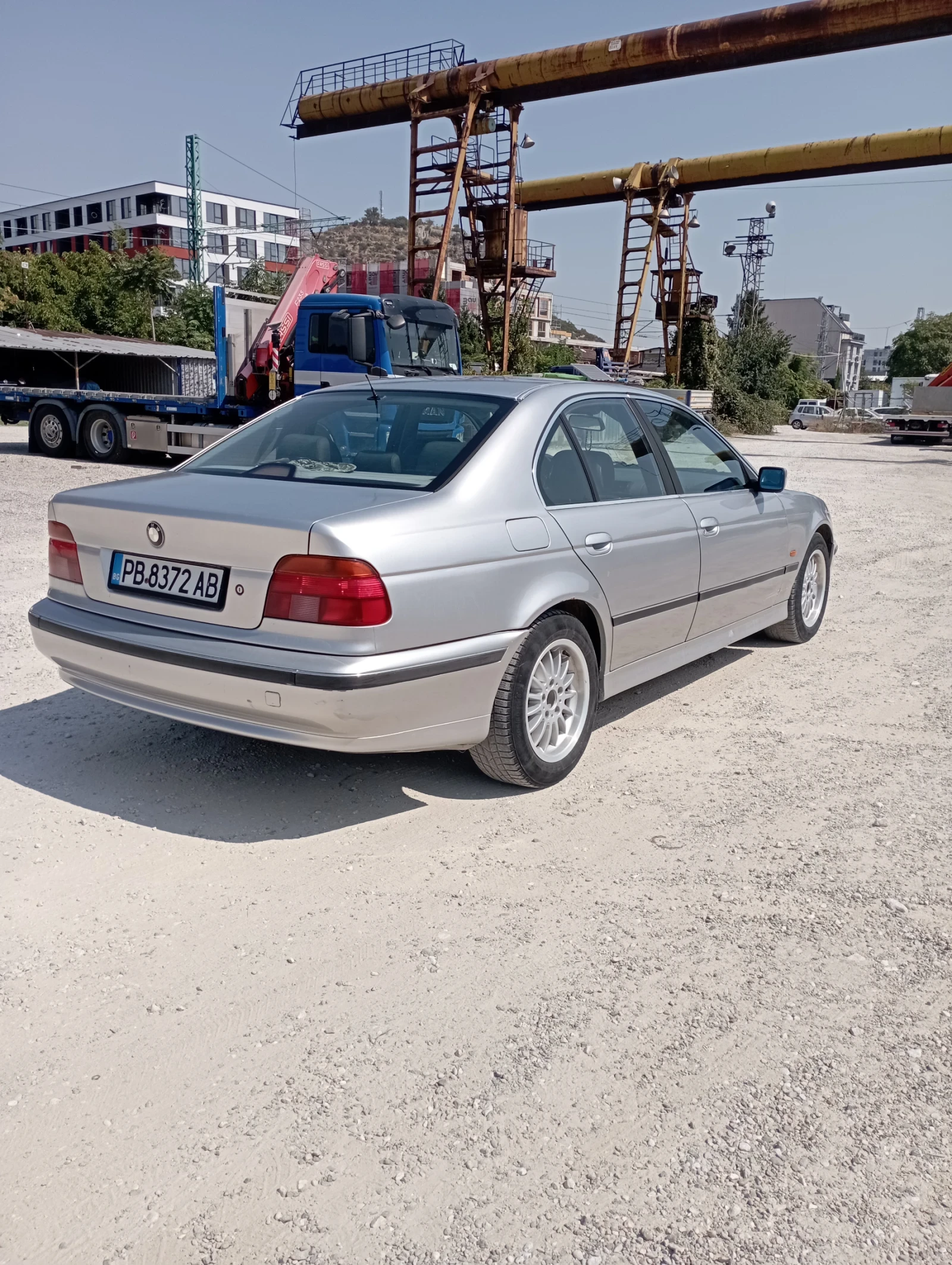 BMW 520, снимка 3 - Автомобили и джипове - 56037797