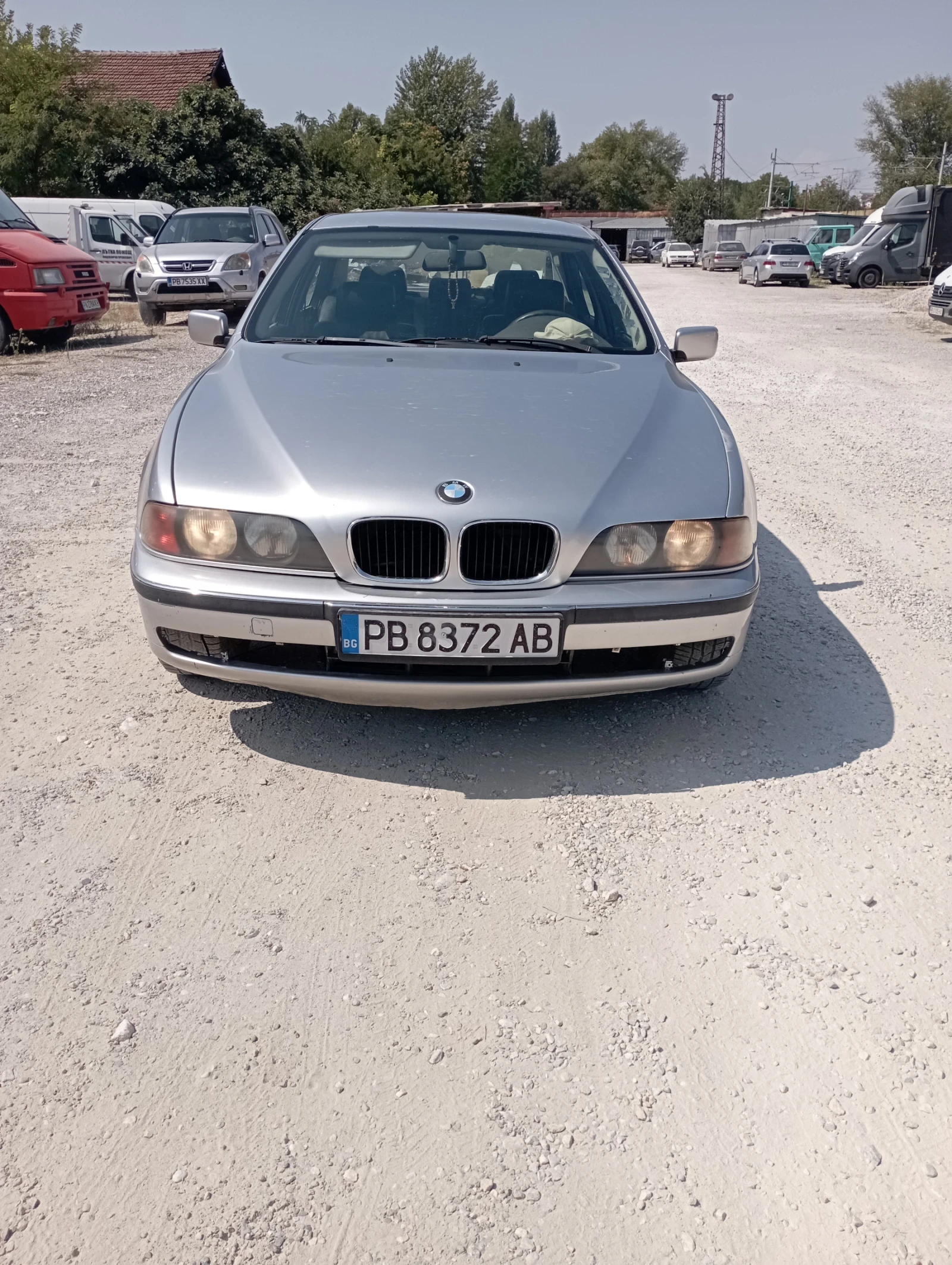 BMW 520, снимка 8 - Автомобили и джипове - 56037797