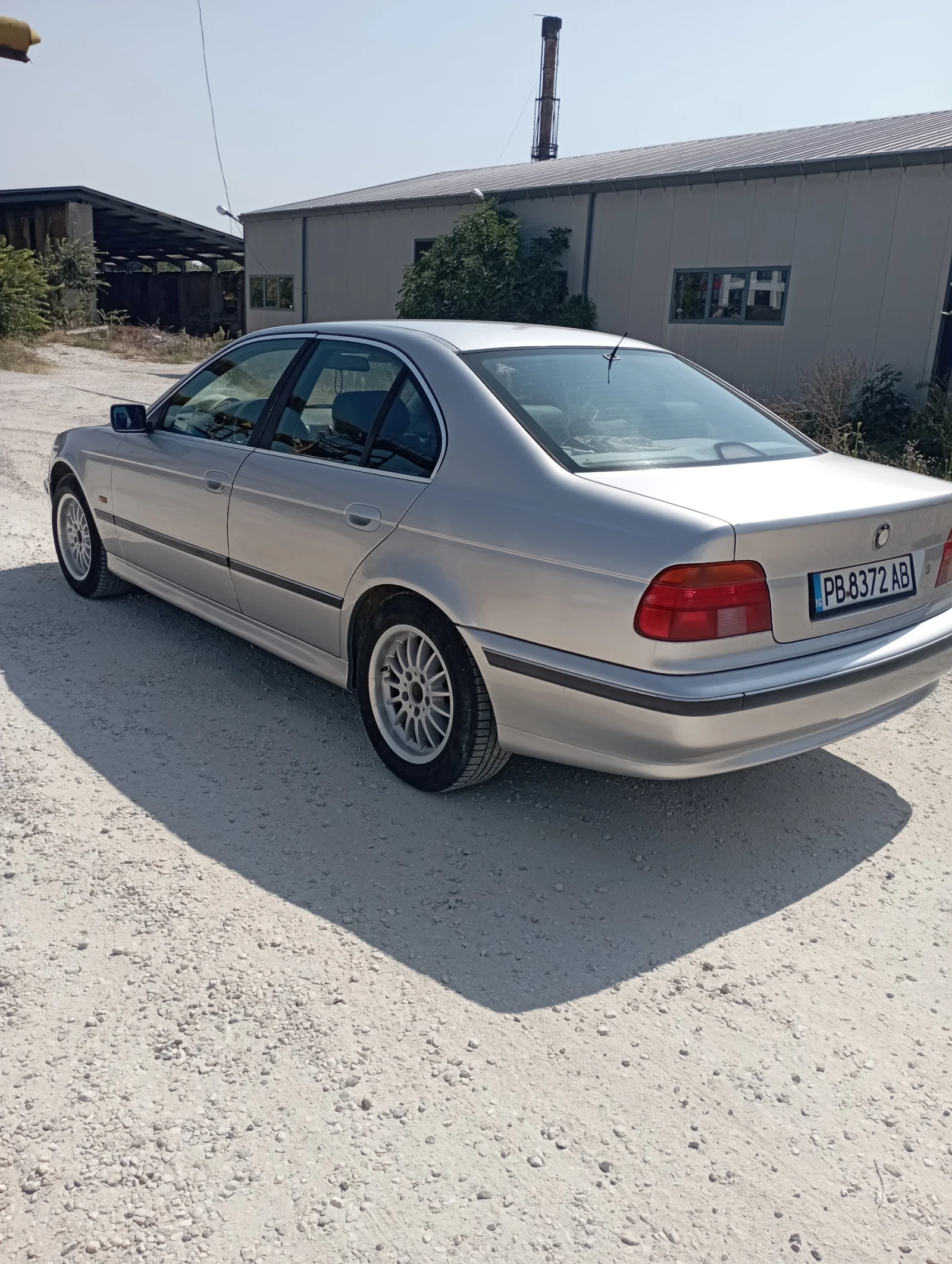 BMW 520, снимка 5 - Автомобили и джипове - 56037797
