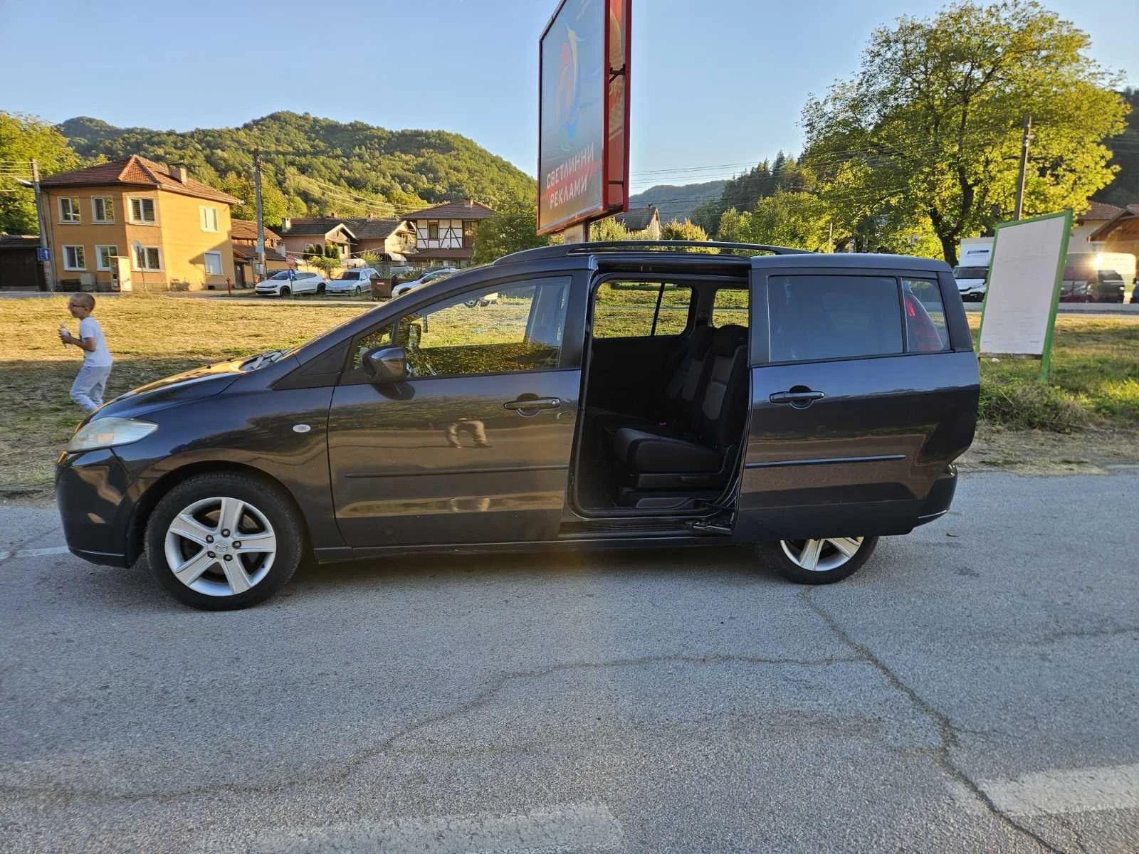 Mazda 5, снимка 10 - Автомобили и джипове - 56166971