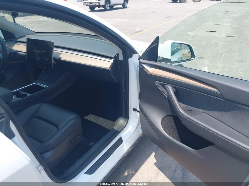 Tesla Model Y PERFORMANCE* DUAL MOTOR* ПОДГРЕВ* ПАНО* КАМЕРА* , снимка 6 - Автомобили и джипове - 56211552