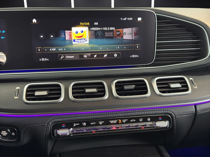 Mercedes-Benz GLE 63 S AMG BURMESTER 3D* 22* PANO* DISTR* 360* EXCLUSIVE* , снимка 11 - Автомобили и джипове - 52102119