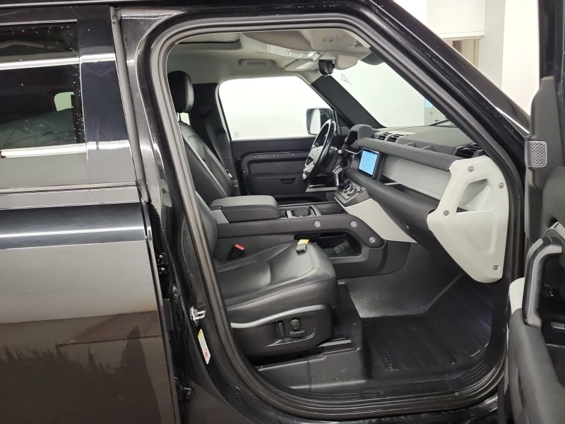 Land Rover Defender 110 S AWD, снимка 11 - Автомобили и джипове - 53170741