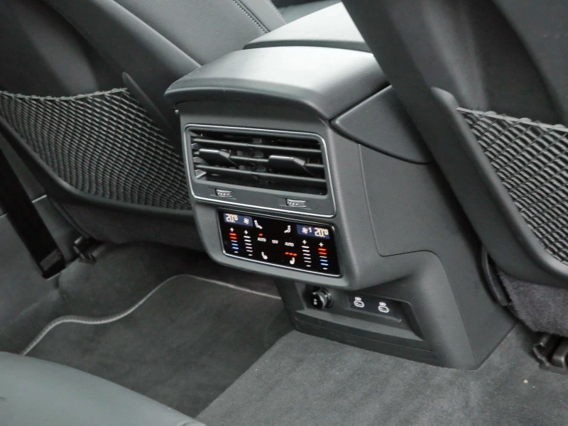 Audi Q7 50TDI* S-LINE* HUD* 360 CAM* PANO* DISTR* KEYLESS*, снимка 17 - Автомобили и джипове - 53369996