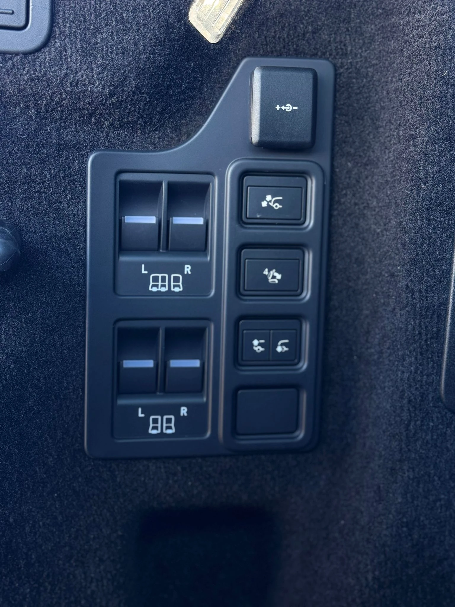 Land Rover Discovery SE/R-Dynamic/NAVI/P360/PANO/LED/Full/13 ���.��.!!! | Mobile.bg � ����������� 15