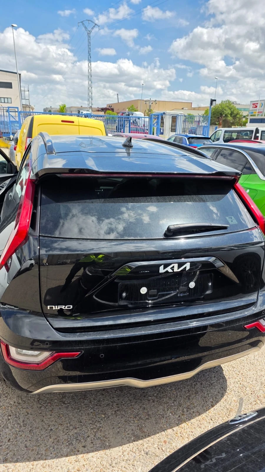 Kia Niro 65KWH/DRIVE/KEYLESS/MERIDIAN/AMBIENT/ГАРАНЦИЯ, снимка 2 - Автомобили и джипове - 54145503