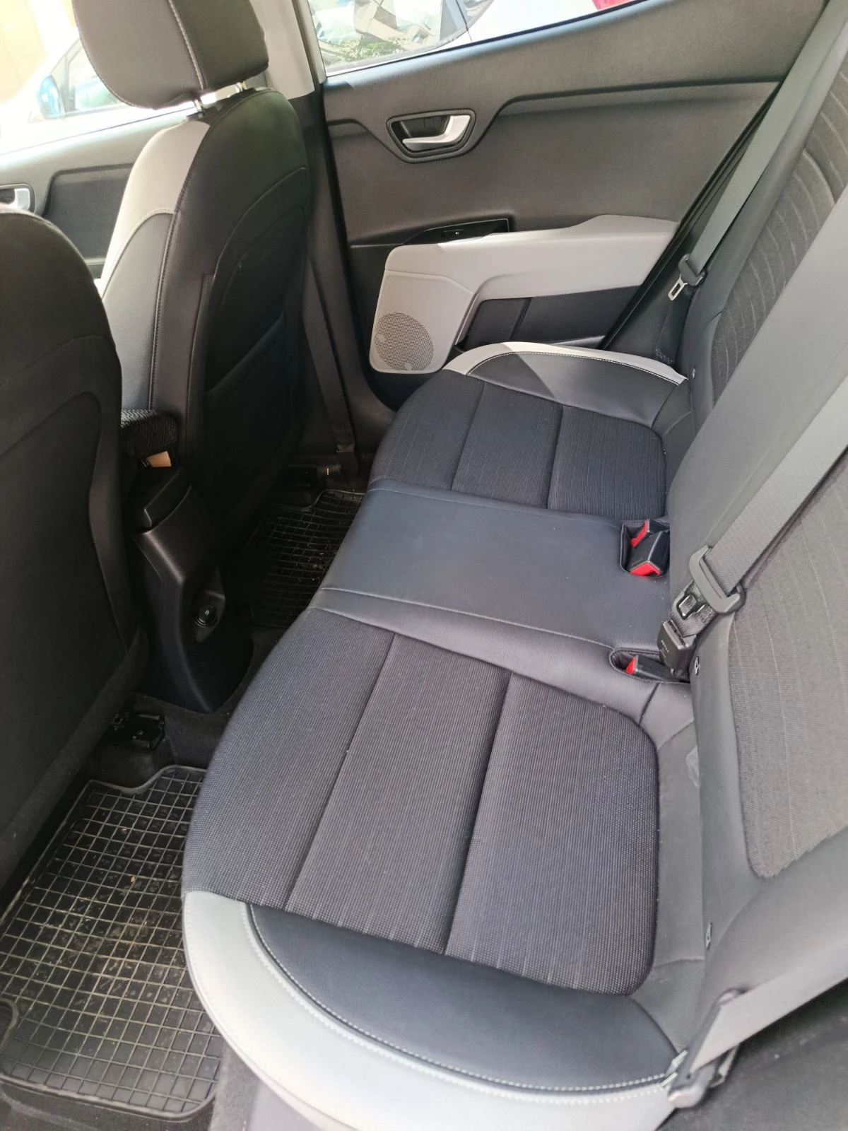 Kia Stonic 1.4 ГАЗ, NAVI, 92000km, снимка 9 - Автомобили и джипове - 54184057