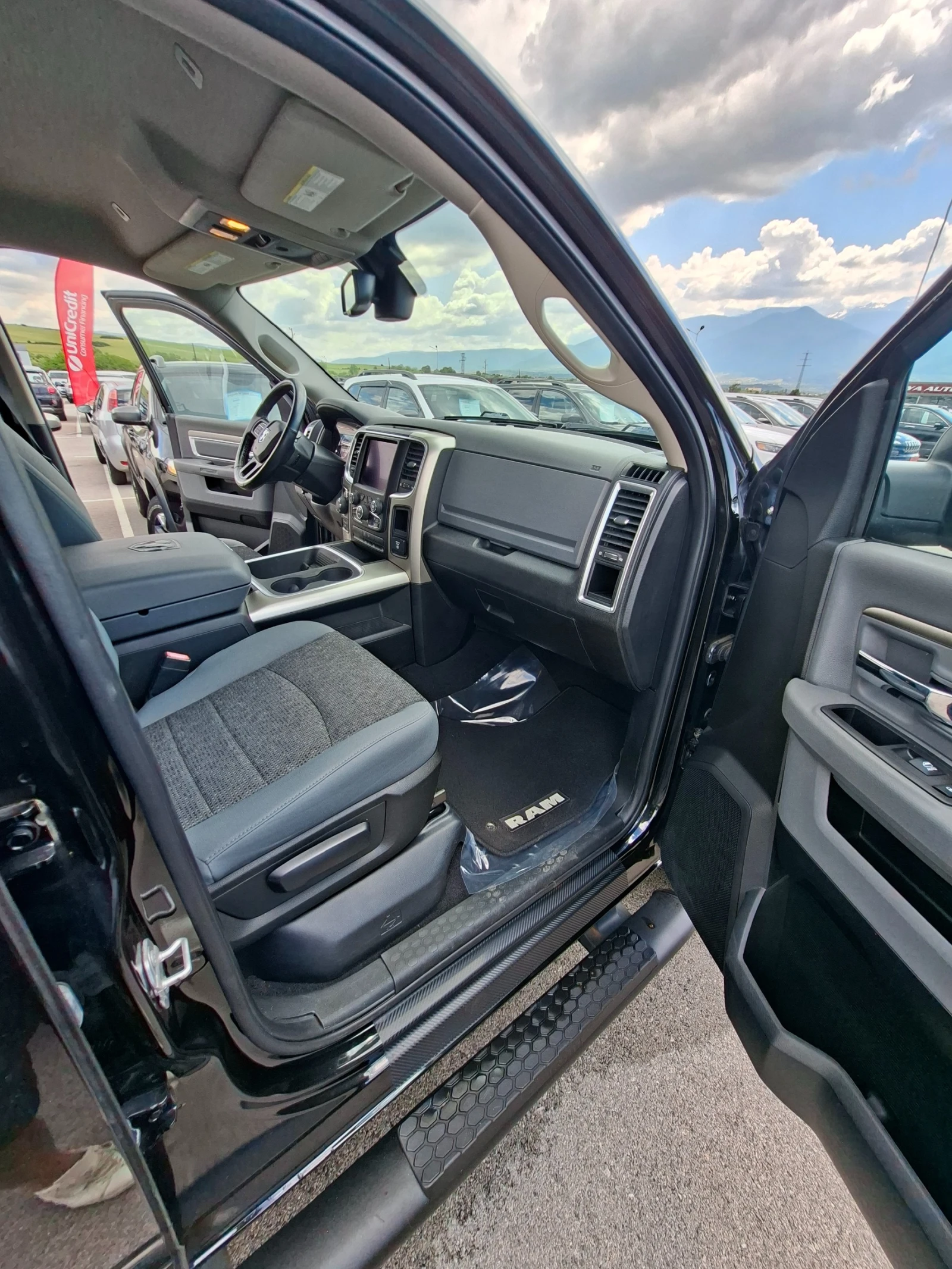 Dodge RAM 1500 BIG HORN 5.7 HEMI 401hp, снимка 13 - Автомобили и джипове - 54957306