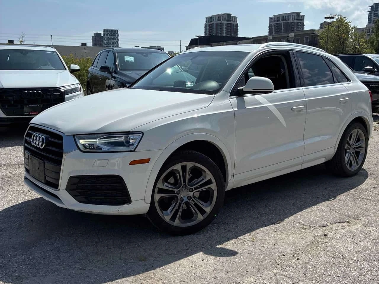 Audi Q3 * Progressiv * CARFAX * ОПЦИЯ ЗА ФИНАНСИРАНЕ, снимка 2 - Автомобили и джипове - 55771975