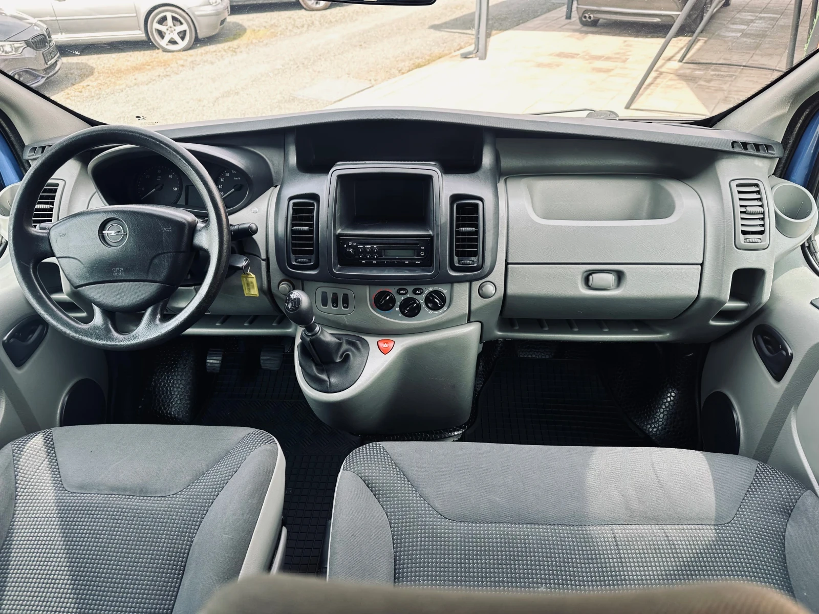 Opel Vivaro 2.0 DCI/8+ 1/Климатик/6-ск, снимка 13 - Бусове и автобуси - 53875287