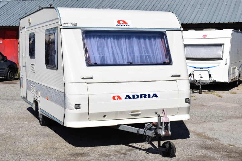 Каравана Adria Unika B 432 PS+ ФОРСЕЛТ, снимка 4 - Каравани и кемпери - 47499092