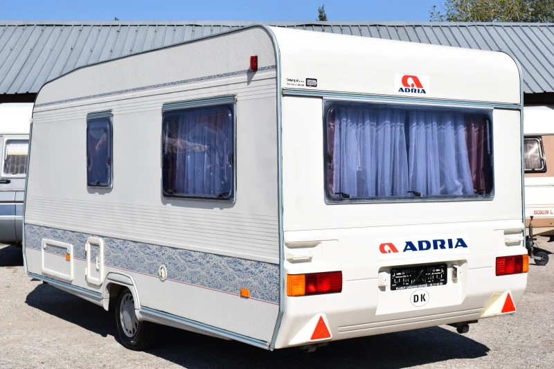 Каравана Adria Unika B 432 PS+ ФОРСЕЛТ, снимка 2 - Каравани и кемпери - 47499092