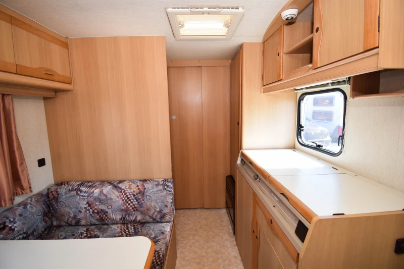 Каравана Adria Unika B 432 PS+ ФОРСЕЛТ, снимка 8 - Каравани и кемпери - 47499092