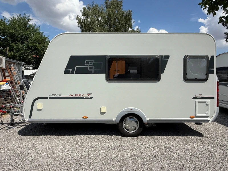 Каравана Sterckeman Alize 420, снимка 4 - Каравани и кемпери - 51287213