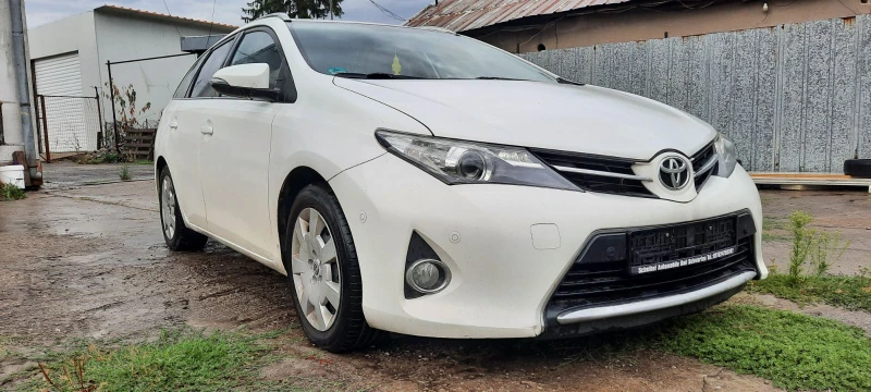 Toyota Auris, снимка 2 - Автомобили и джипове - 47366287