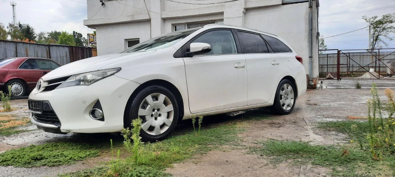 Toyota Auris, снимка 3 - Автомобили и джипове - 47366287