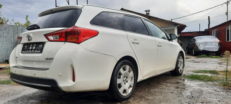 Toyota Auris, снимка 5 - Автомобили и джипове - 47366287