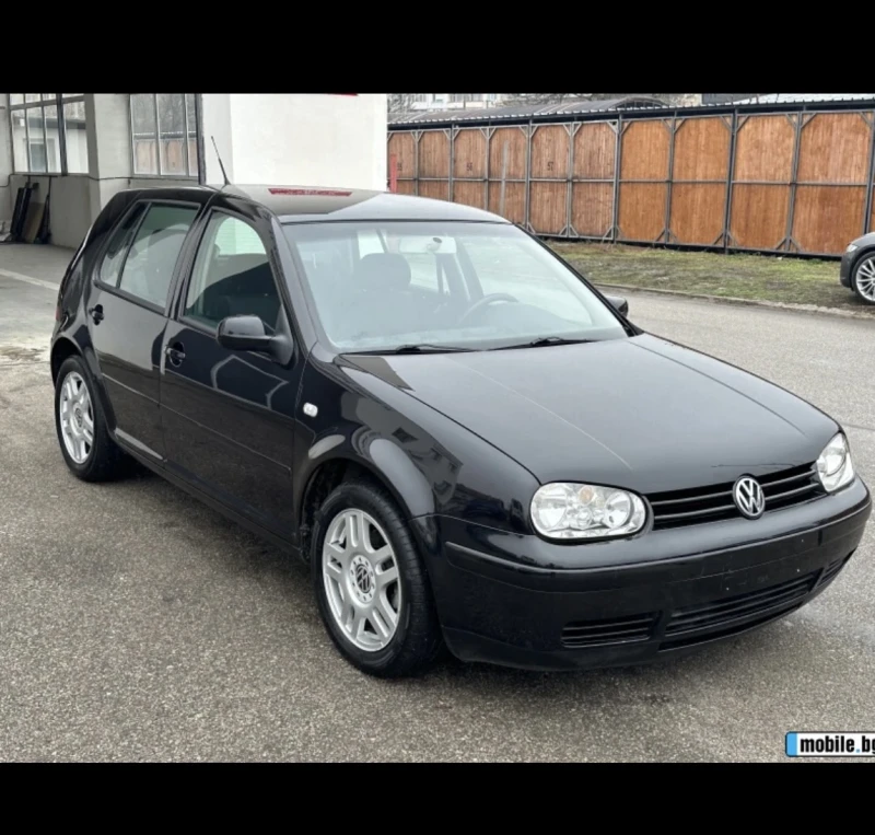 VW Golf, снимка 1 - Автомобили и джипове - 48373614