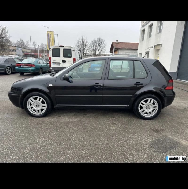 VW Golf, снимка 4 - Автомобили и джипове - 48373614