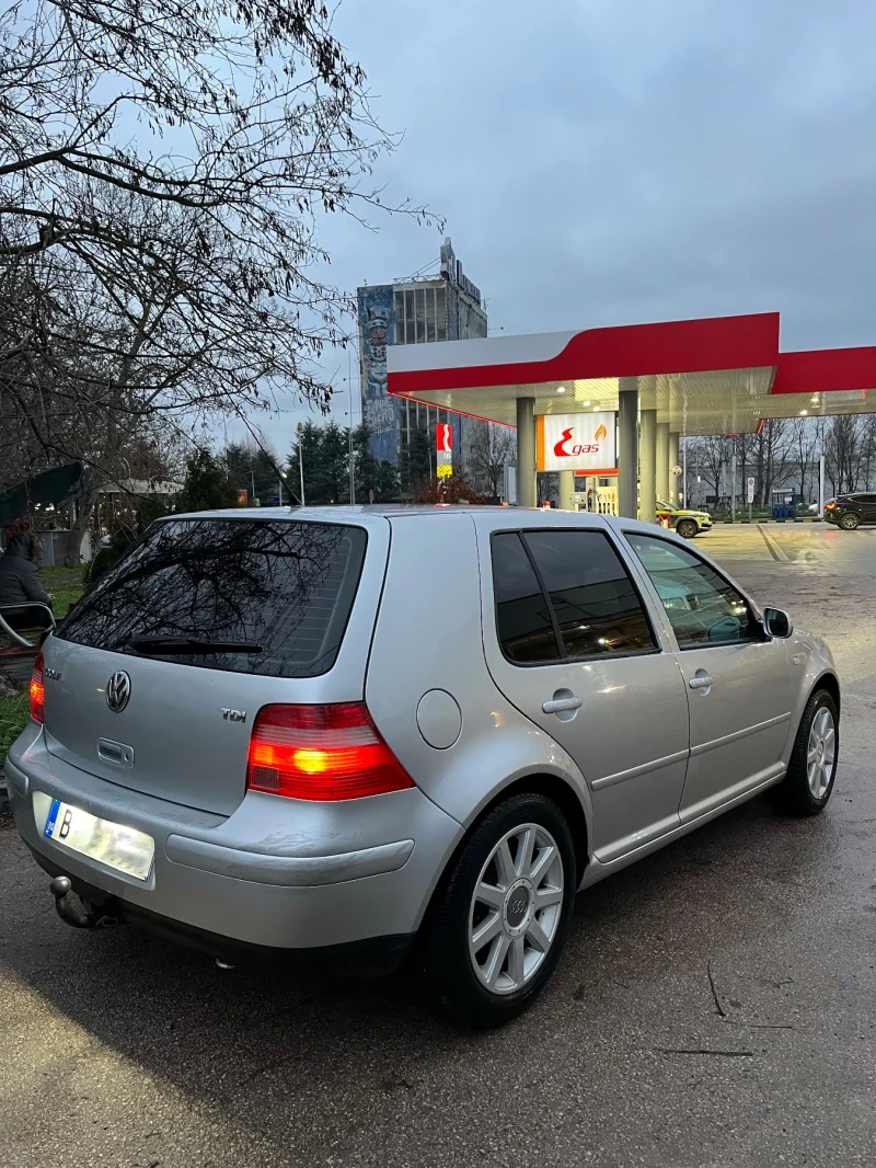 VW Golf 1.9 TDI, снимка 4 - Автомобили и джипове - 48505211