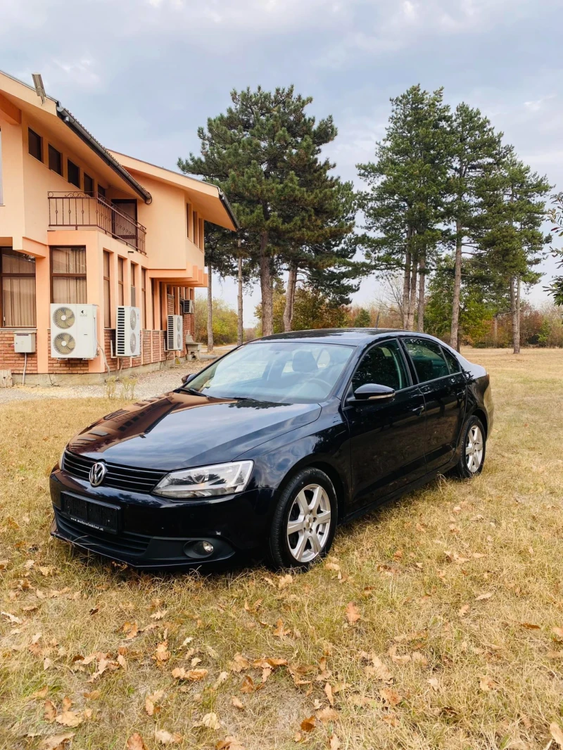 VW Jetta 1.6TDI, снимка 1 - Автомобили и джипове - 49538158