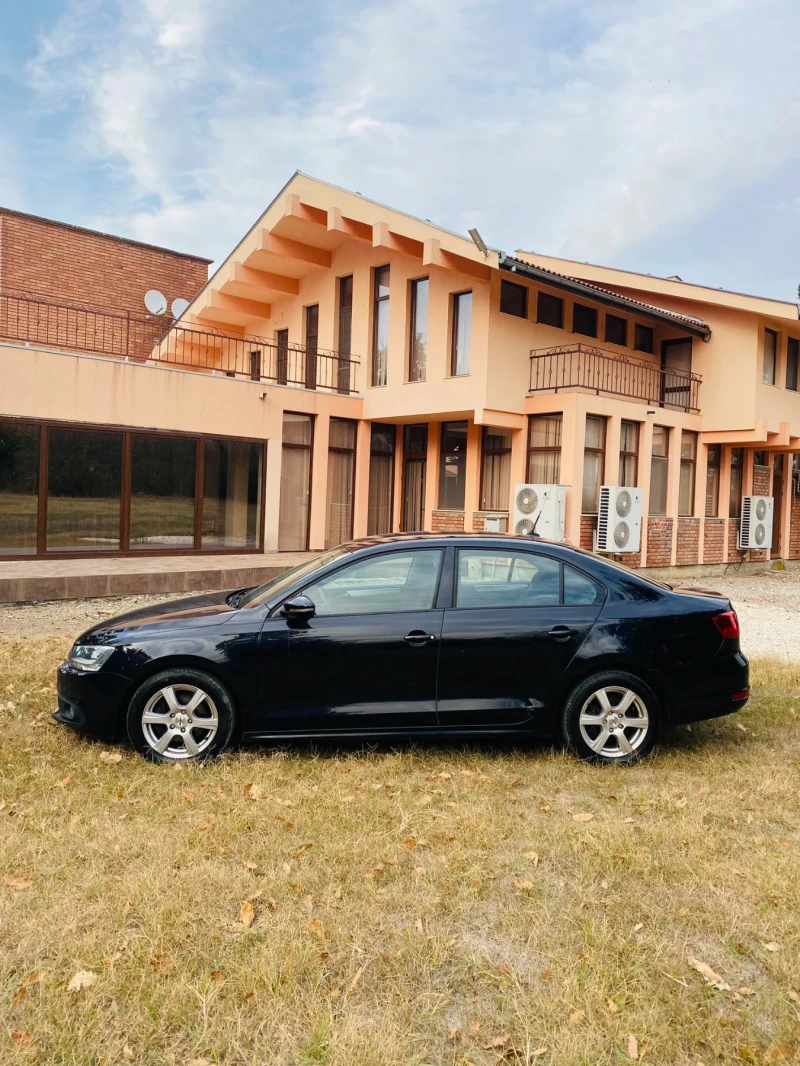 VW Jetta 1.6TDI, снимка 4 - Автомобили и джипове - 49538158